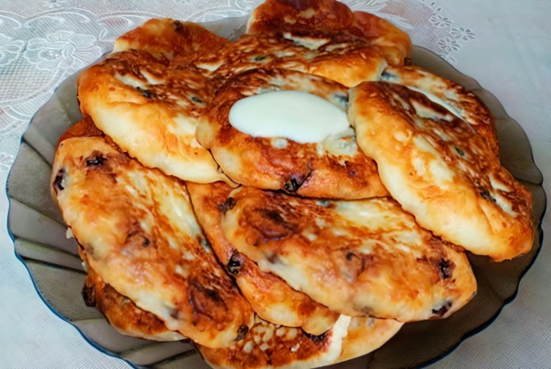 Творожные сырники с картофелем и изюмом