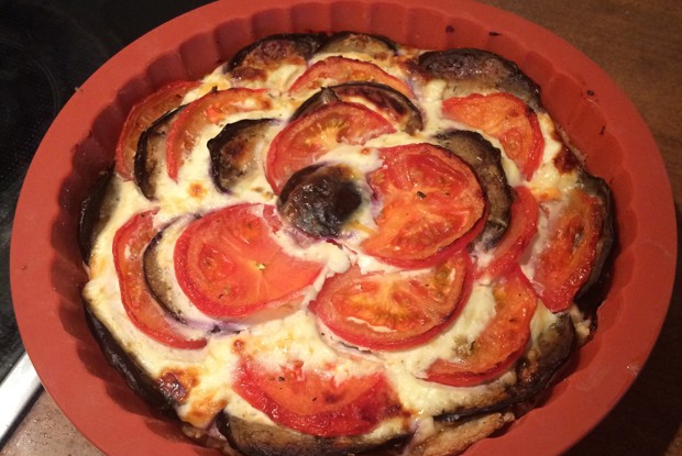 Творожный киш с баклажанами и томатами