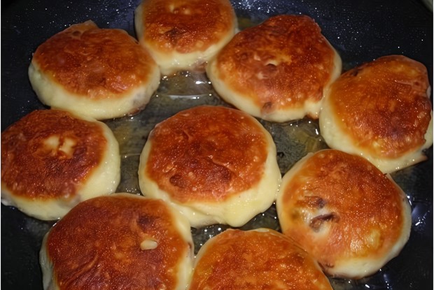 Творожники с изюмом