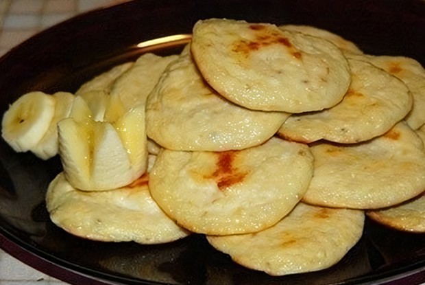 Творожно-банановые лепешки