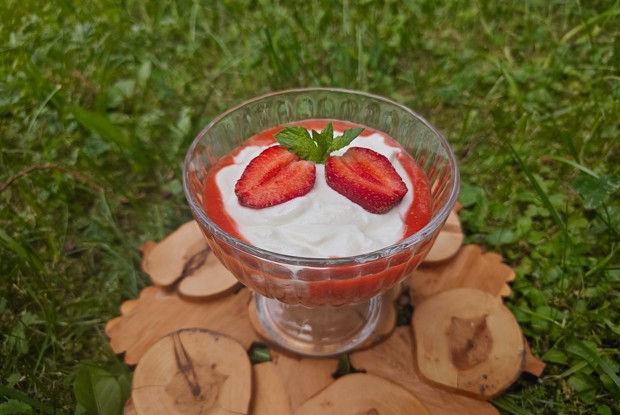 Творожно-клубничный десерт