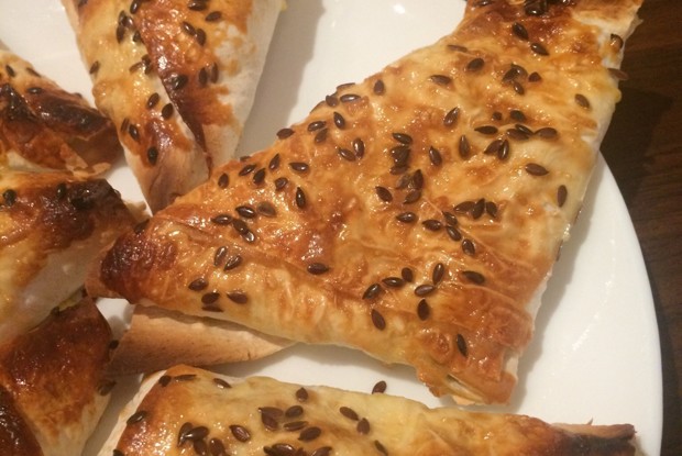 Творожные конверты с зеленью