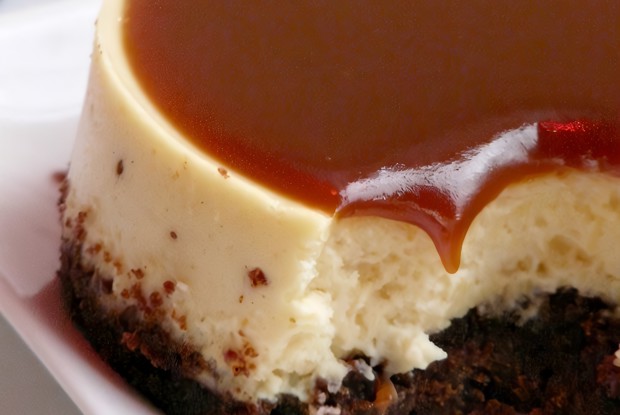 Творожный пирог с карамелью