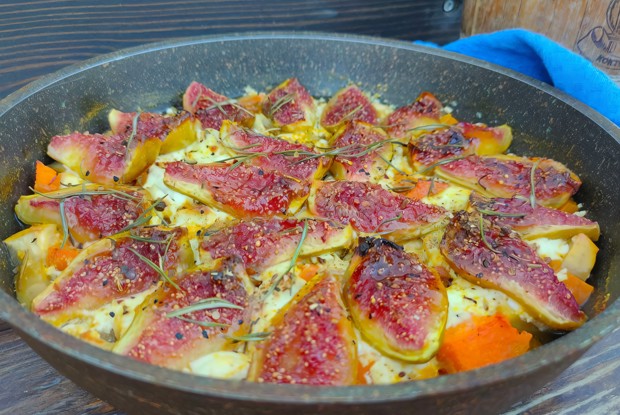 Запеченная тыква с инжиром и яблоком