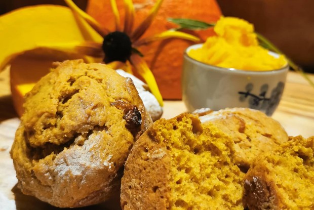 Тыквенные маффины с корицей и изюмом