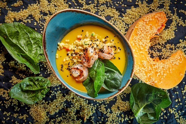 Тыквенный суп с креветками и булгуром