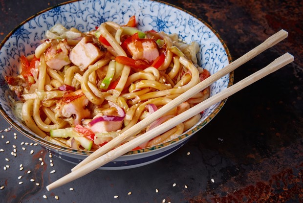 Удон с курицей гриль