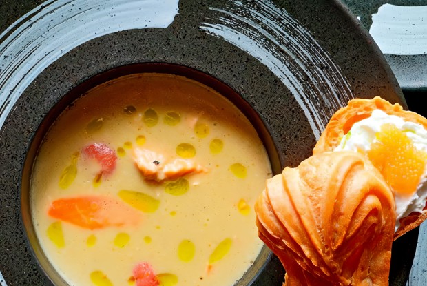 Уха с лососем