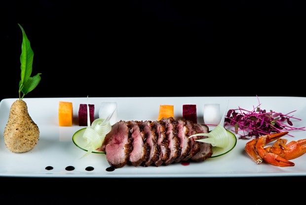 Утиная грудка с картофельной «грушей»