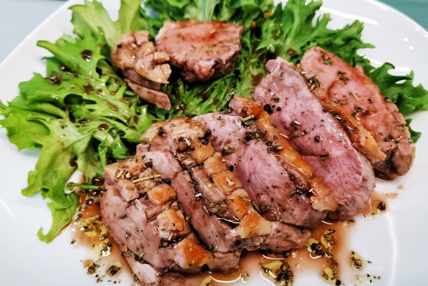 Утиная грудка с медовым соусом