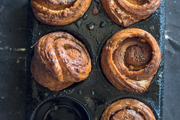 Утренние булочки с миндалем