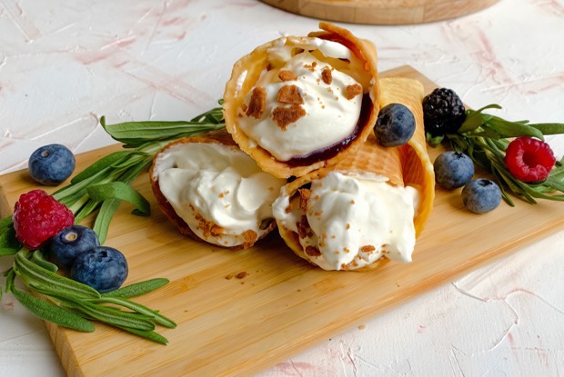 Вафельные рожки с начинкой