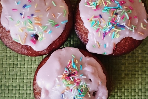 Ванильные капкейки с клубникой