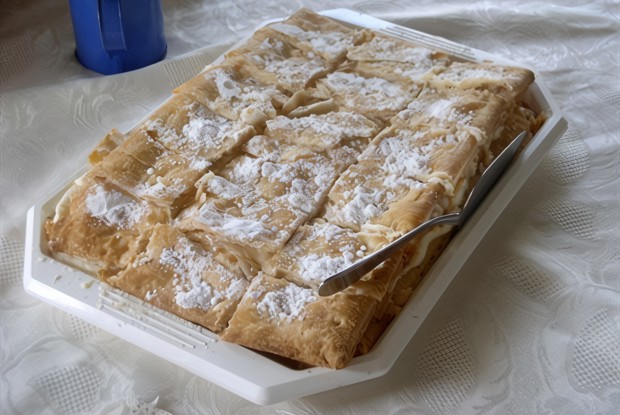 Ванильные пирожные в глазури