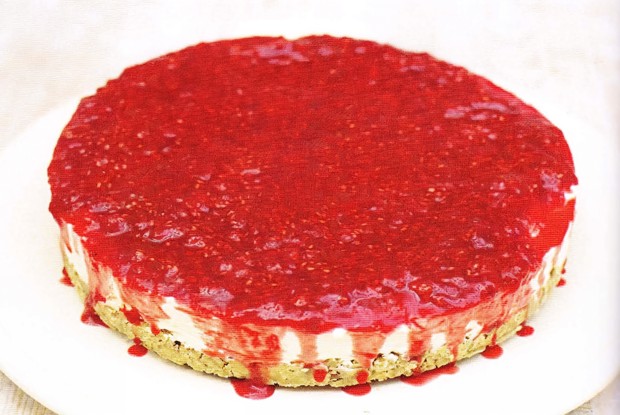 Ванильный чизкейк с малиновым соусом