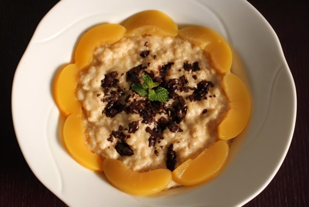 Ванильное ризотто с персиками и шоколадом