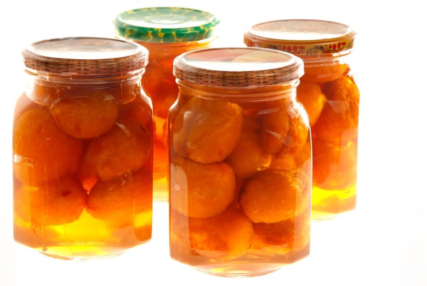 Варенье из абрикосов с косточками внутри