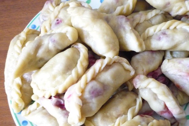 Вареники с вишней по-домашнему