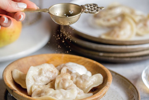 Вареники с яблоком и грушей