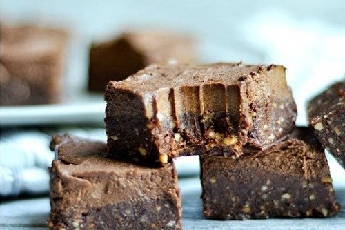 Веганские шоколадно-кофейные муссовые брауни с орехами