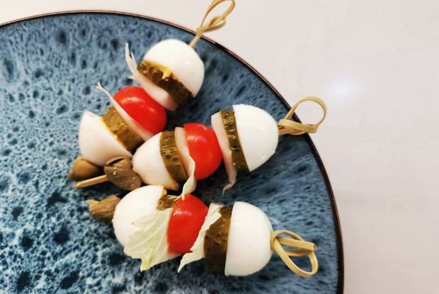 Вегетарианские канапе с каперсами