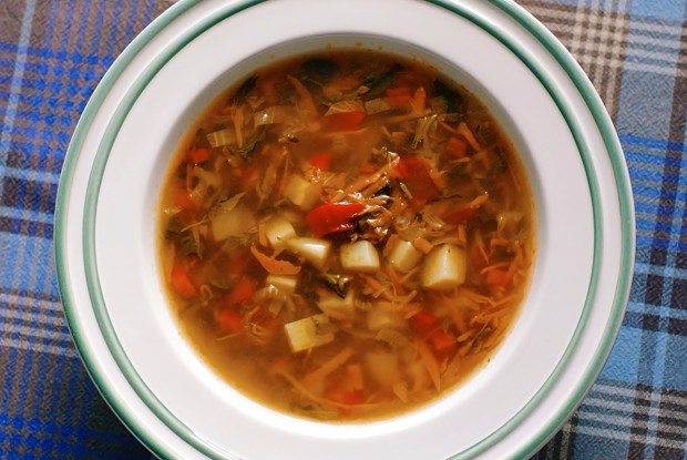 Вегетарианские щи со шпинатом