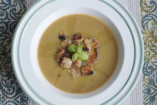 Вегетарианский суп-пюре из замороженного горошка