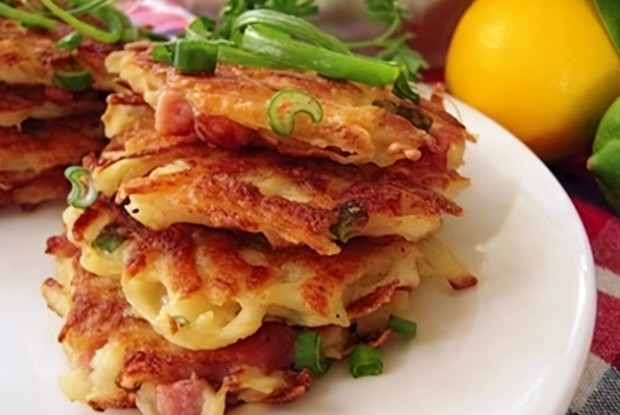 «Венские вафли»  с ветчиной и сыром на сковороде