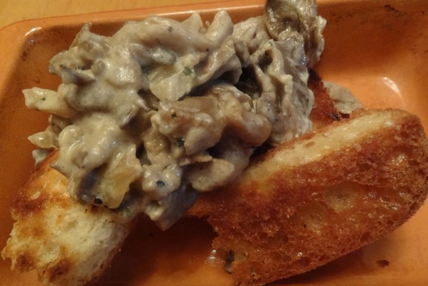 Вешенки, тушеные со сливками и тимьяном