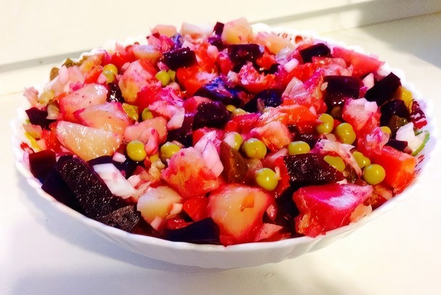 Винегрет с квашеной капустой и свеклой