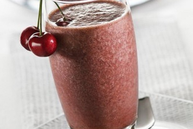 Вишневый молочный коктейль с какао