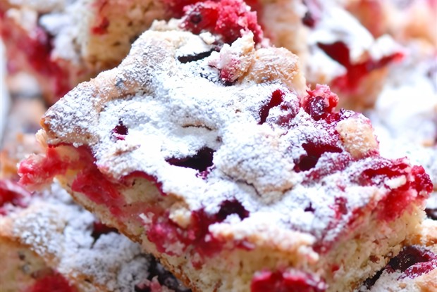 Вишневый пирог с геркулесом