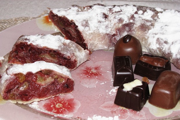 Вишневый штрудель