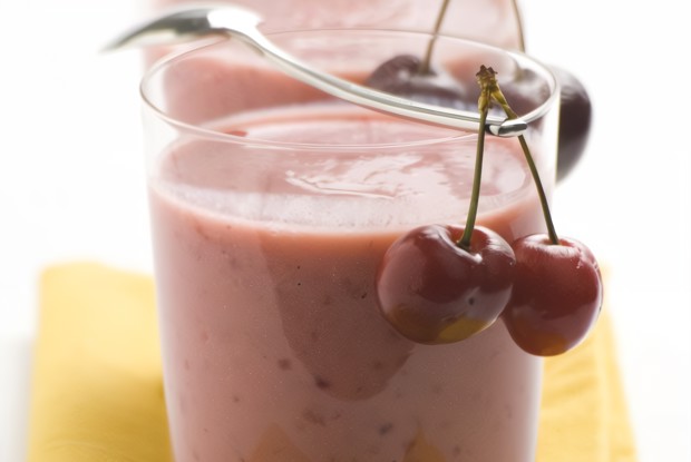 Вишнево-ванильный смузи с йогуртом