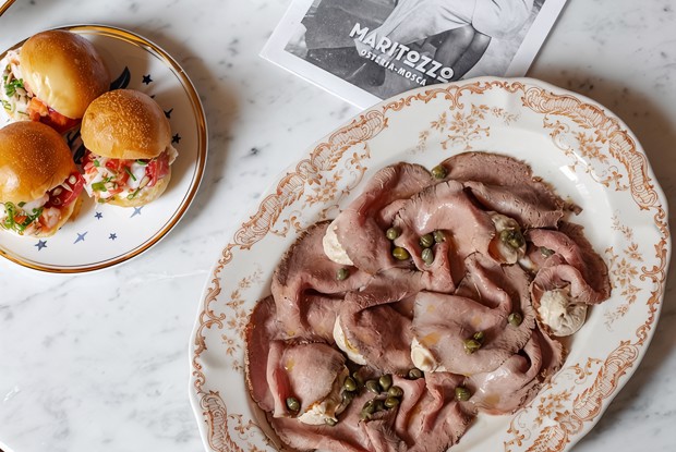 Вителло-тоннато с каперсами