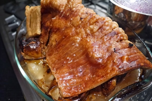 Воскресная жареная свинина с капустой