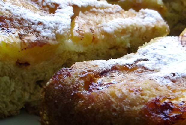 Воздушная шарлотка с корицей