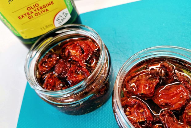 Вяленые помидоры в духовке по-итальянски