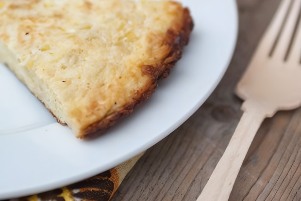 Яблочная фриттата с чеддером