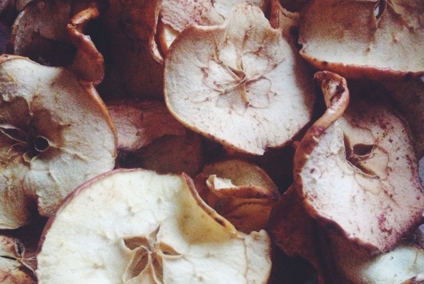 Яблочные чипсы с кумином