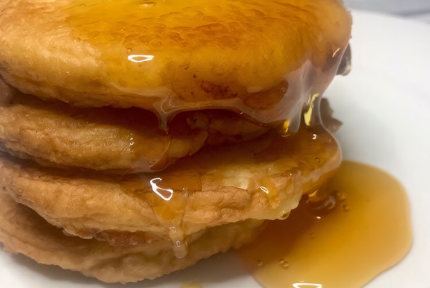 Яблочные колечки в кляре с орехами