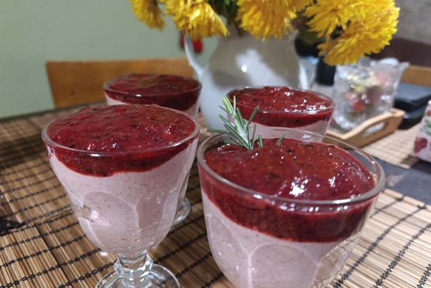 Ягодный мусс