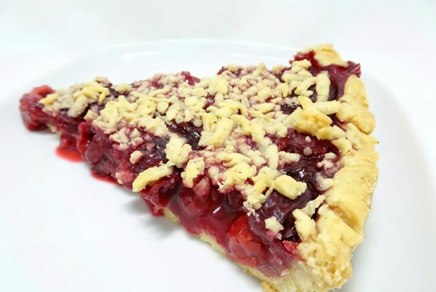 Ягодный пирог из песочного теста