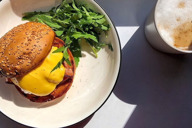 Яйца бенедикт