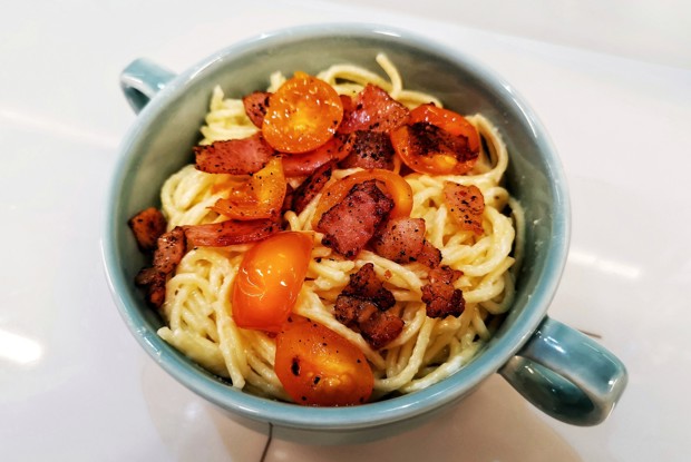 Яичная лапша с беконом