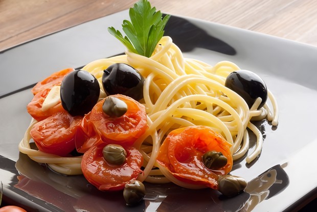 Закуска из черри, каперсов и бальзамического уксуса