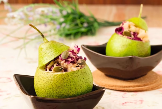 Закуска из груши, капусты и тунца