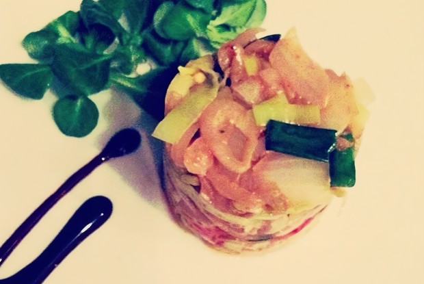 Закуска из карамелизированного лука и овощей