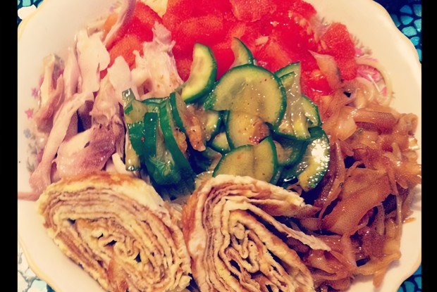 Закуска из лапши и овощей