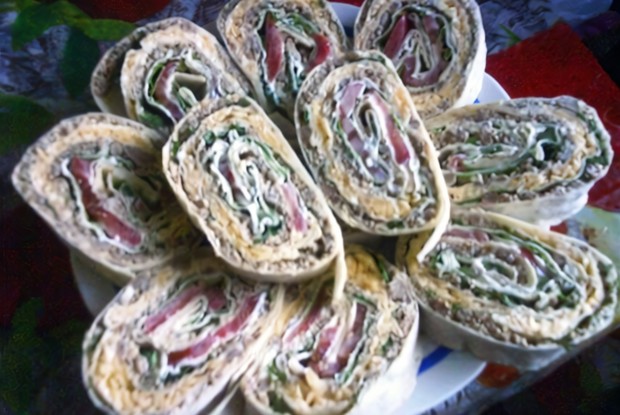 Закуска из лаваша с мясным фаршем